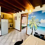 Desenzano Central Apartment With Balcony